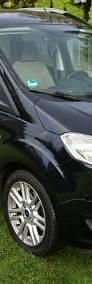 Używany Ford Tourneo Courier 100 KM (73 kW) 2015 Czarny Minivan