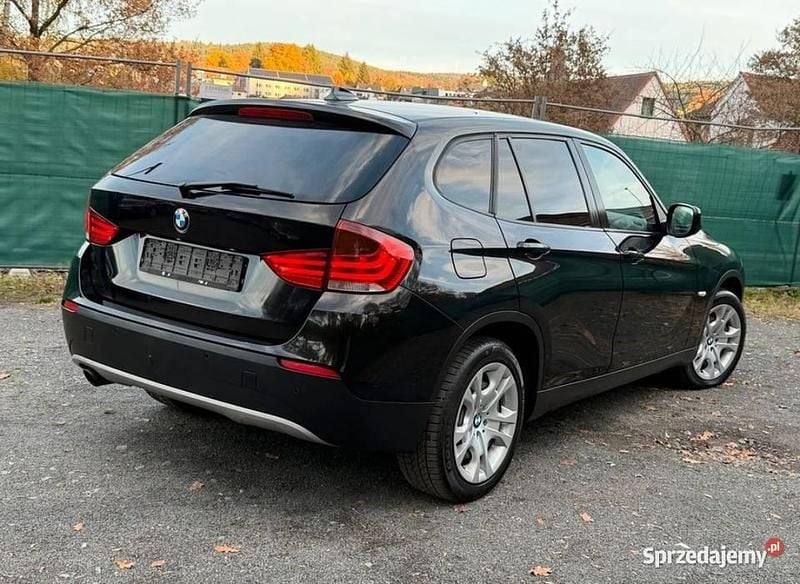 Czarny Używany 2010 BMW X1 SUV | 22 500 zł (Dobra cena) - Obraz 1/4