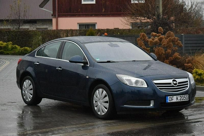 Używany Opel Insignia 180 KM (132 kW) 2010 Niebieski Hatchback