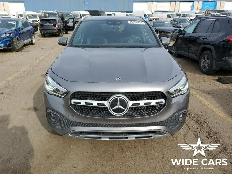 Szary (metalik) Używany 2021 Mercedes GLA250 SUV | 65 100 zł - Obraz 1/4