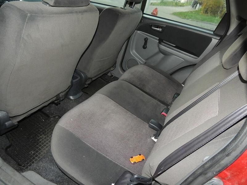 Używany Suzuki SX4 2009 Czerwony Hatchback