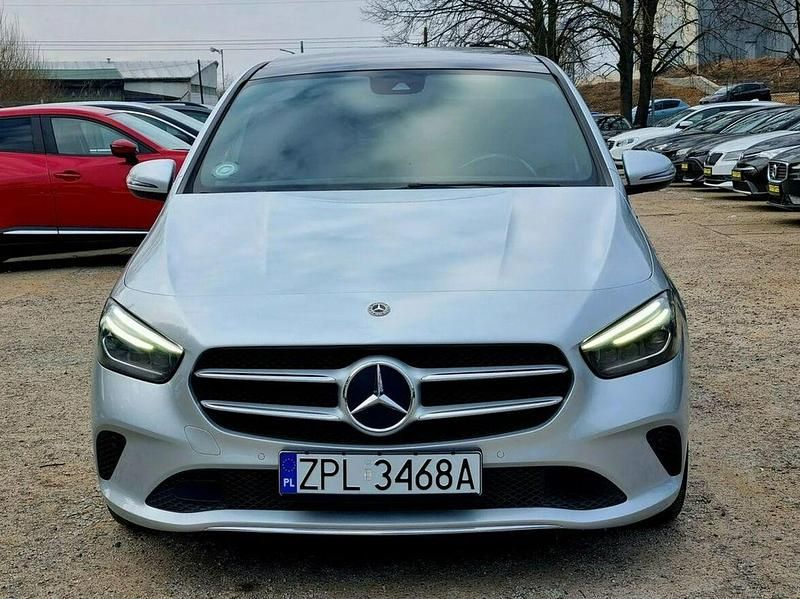 Używany Mercedes B200 2020 Srebrny Minivan