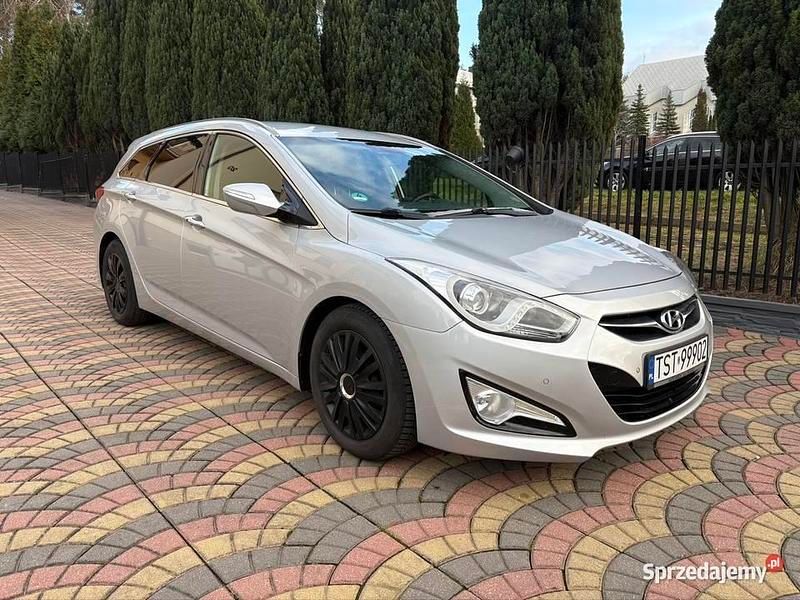 Używany Hyundai i40 2012 Srebrny Kombi