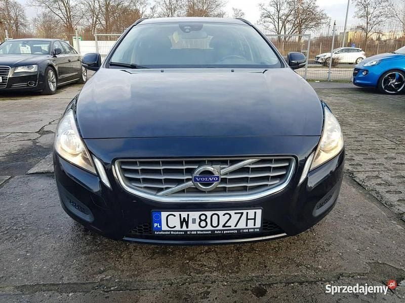 Czarny Używany 2010 Volvo V60 Momentum Kombi | 22 500 zł (Uczciwa cena) - Obraz 1/4