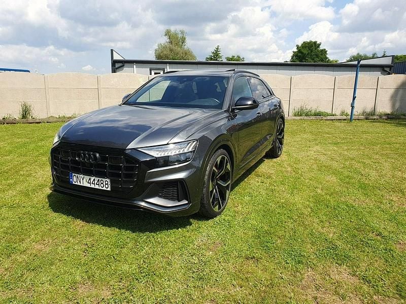 Używany Audi Q8 286 KM (210 kW) 2019 Szary SUV