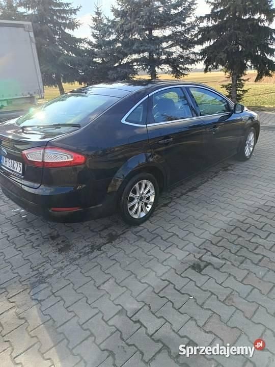 Używany Ford Mondeo 2014 Czarny Hatchback