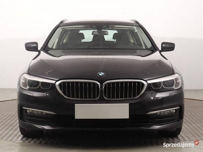 Szary Używany 2017 BMW 520 Kombi | 77 999 zł (Dobra cena) - Obraz 1/4