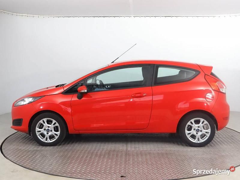 Używany Ford Fiesta 2014 Czerwony Hatchback