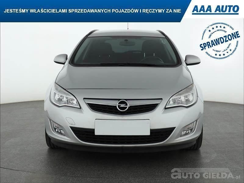 Używany Opel Astra 2012 Srebrny