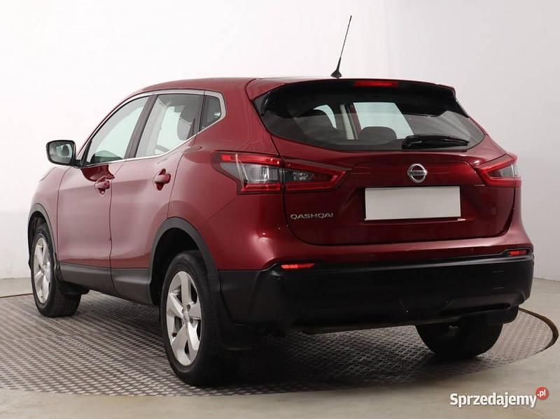 Używany Nissan Qashqai 2017 Bordowy SUV