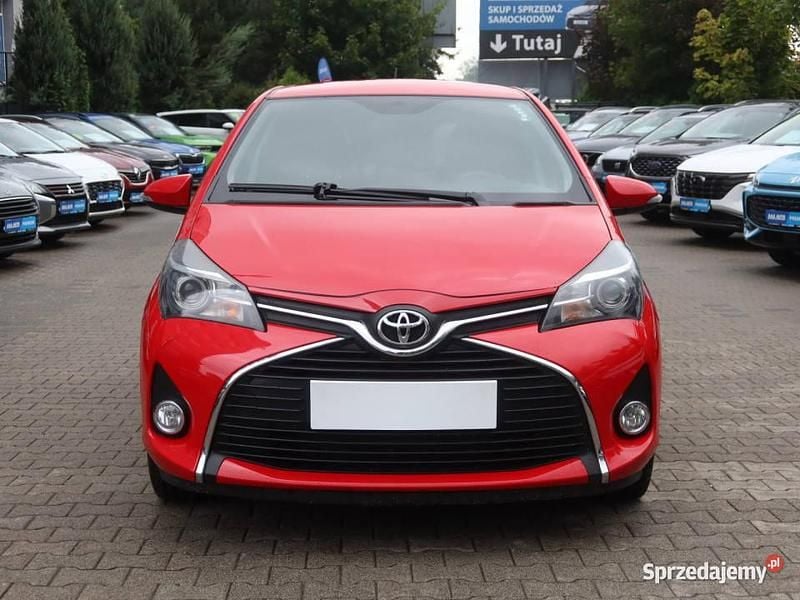 Czerwony Używany 2016 Toyota Yaris Hatchback | 46 999 zł (Dość drogi) - Obraz 1/4