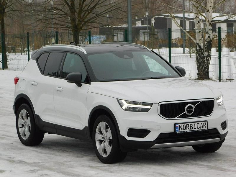 Używany Volvo XC40 129 KM (94 kW) 2022 Biały (metalik) SUV