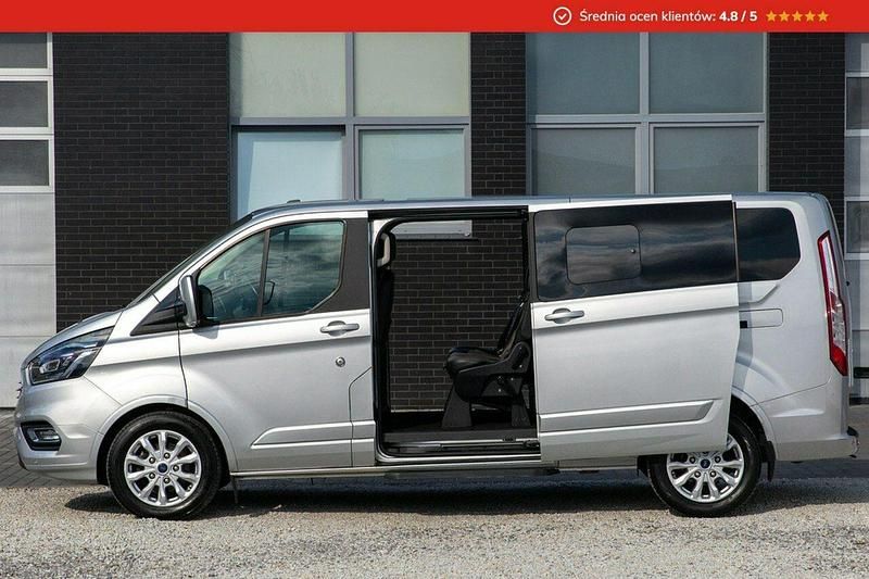 Srebrny Używany 2022 Ford Tourneo Titanium Minivan | 139 900 zł - Obraz 1/4