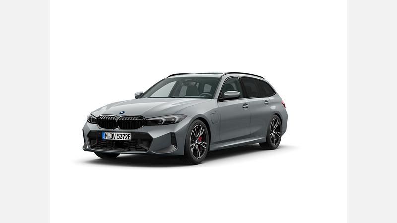 Szary skyscraper metalizowany Używany 2024 BMW 330e Comfort Edition Kombi | 239 900 zł (Uczciwa cena) - Obraz 1/3
