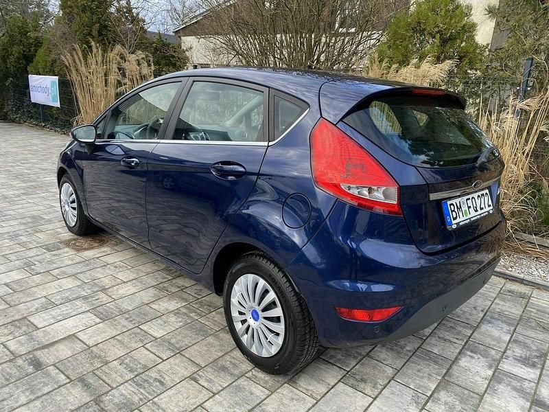 Używany Ford Fiesta 97 KM (71 kW) 2010 Niebieski Hatchback