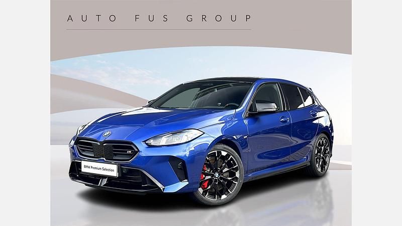 Niebieski portimao m metalizowany Używany 2024 BMW M135 Shadowline Hatchback | 225 900 zł - Obraz 1/3