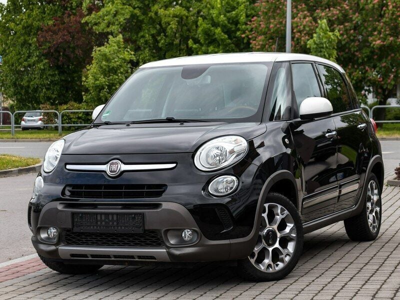 Czarny (metalik, perła) Używany 2016 Fiat 500L Minivan | 35 900 zł (Dobra cena) - Obraz 1/4