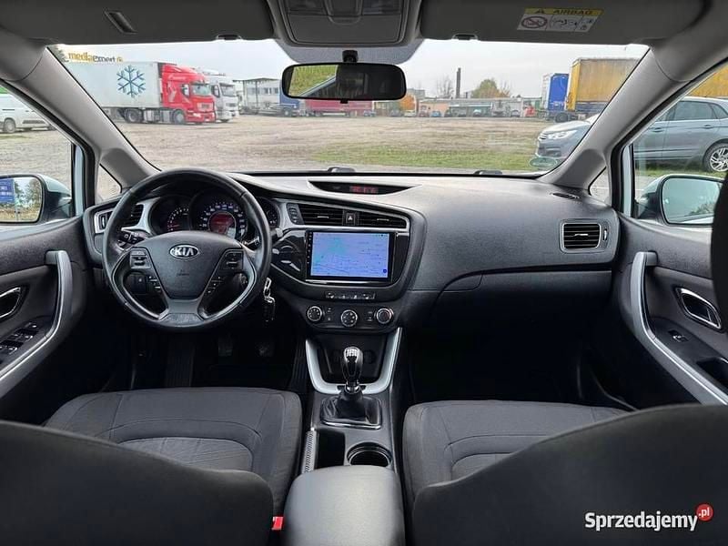 Biały Używany 2016 Kia Ceed Hatchback | 34 950 zł (Uczciwa cena) - Obraz 1/4