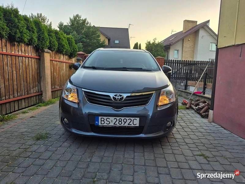 Używany 2010 Toyota Avensis T2 | 19 000 zł (Uczciwa cena) - Obraz 1/4