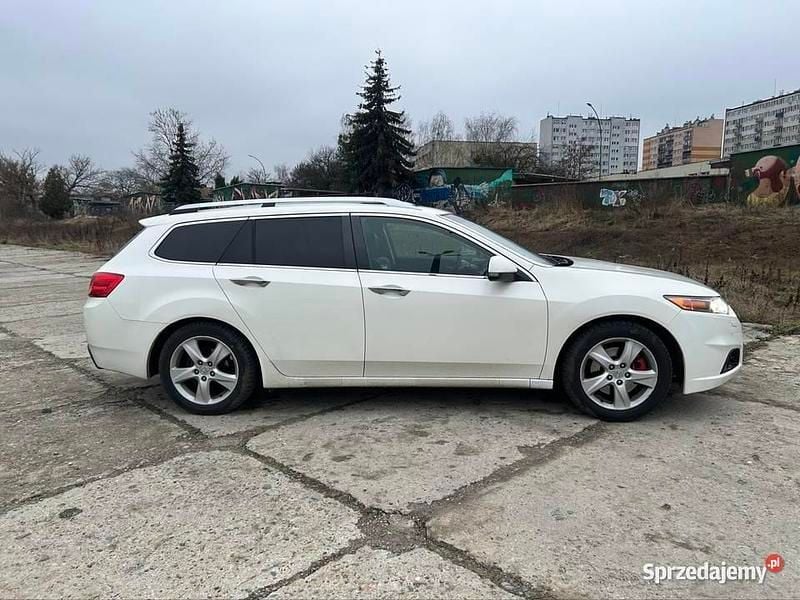 Używany Honda Accord Executive 156 KM (114 kW) 2008 Biały Kombi