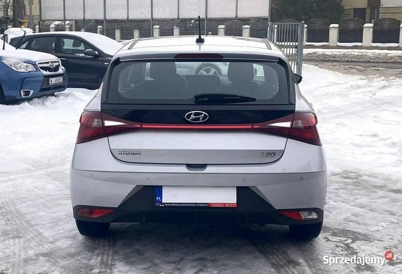 Używany Hyundai i20 100 KM (73 kW) 2022 Srebrny Hatchback