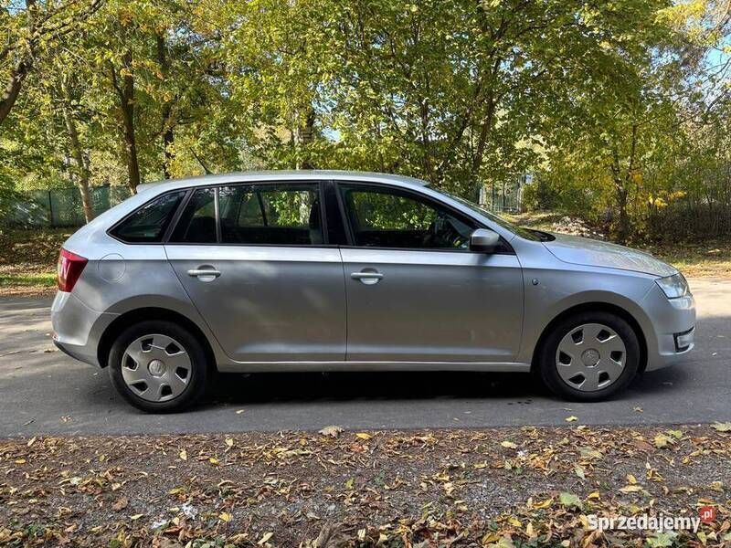 Srebrny Używany 2014 Skoda Rapid Hatchback | 21 900 zł (Drogi) - Obraz 1/4