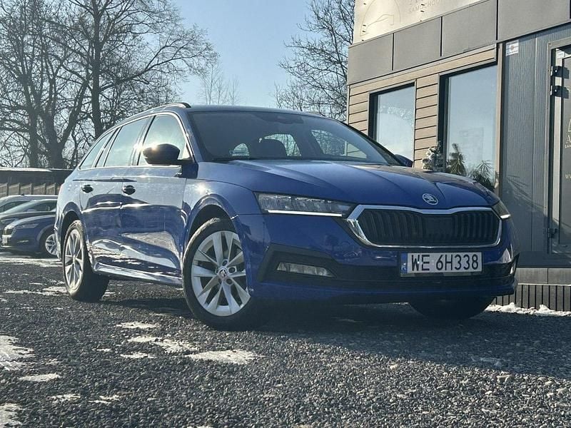 Używany Skoda Octavia 115 KM (84 kW) 2022 Niebieski (metalik) Kombi