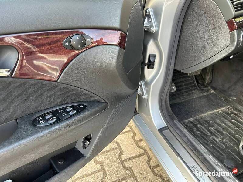 Używany 2006 Mercedes E280 Classic | 38 000 zł - Obraz 1/4