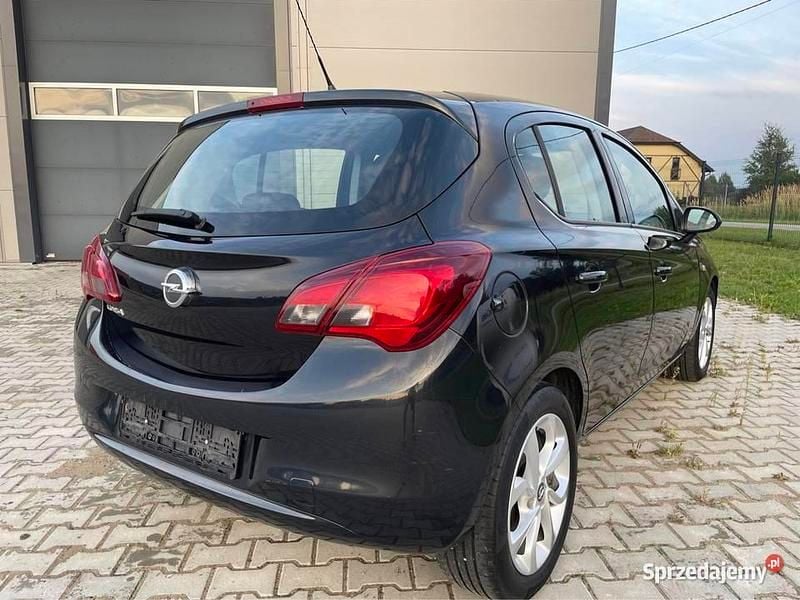 Używany Opel Corsa 2015 Czarny Hatchback