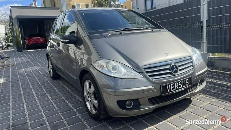 Szary (metalik) Używany 2005 Mercedes A170 Hatchback | 12 900 zł (Uczciwa cena) - Obraz 1/4