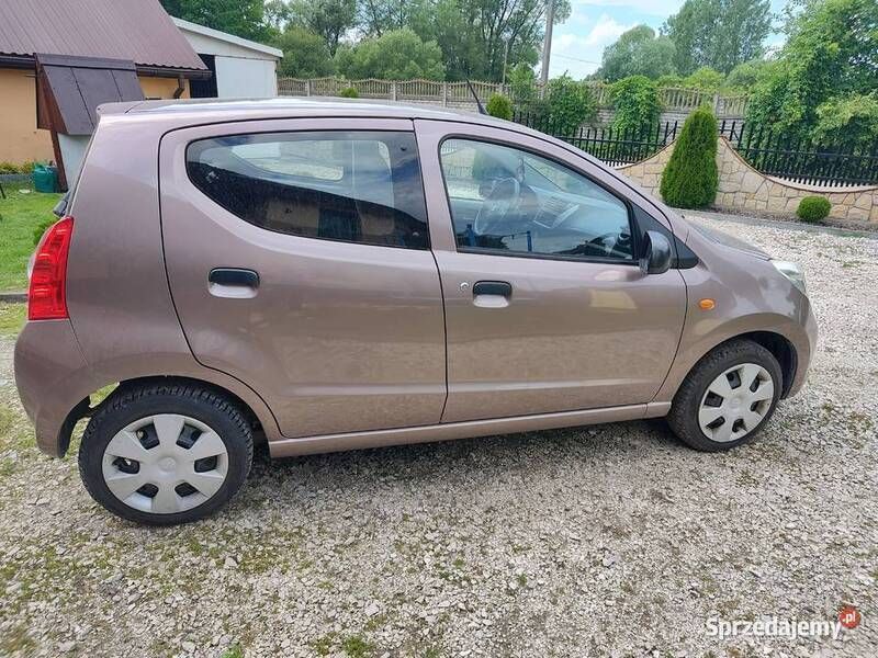 Używany Suzuki Alto 68 KM (50 kW) 2010 Brązowy Hatchback
