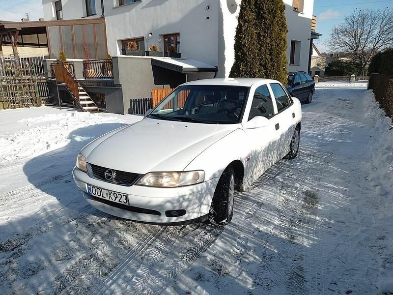 Używany Opel Vectra 1999 Biały Sedan/Limuzyna