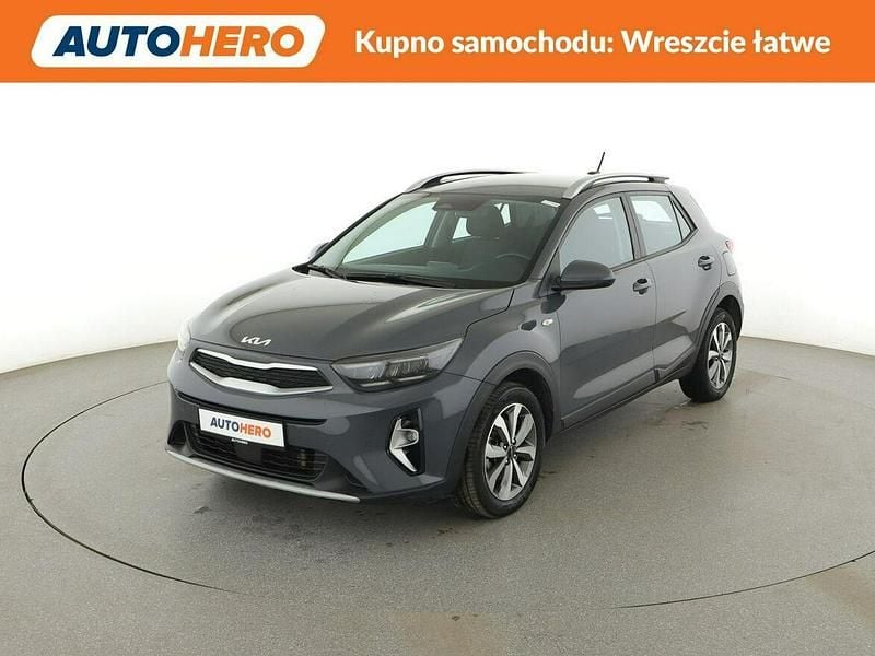 Szary (metalik) Używany 2022 Kia Stonic SUV | 61 500 zł (Uczciwa cena) - Obraz 1/3