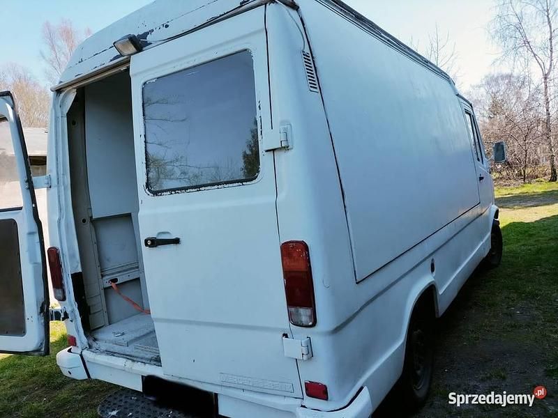 Używany 1992 Mercedes T1 Van | 7500 zł - Obraz 1/2