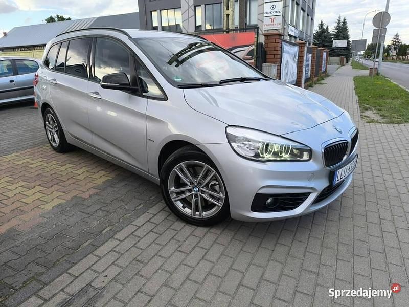 Srebrny Używany 2016 BMW 220 Sport Line Sedan/Limuzyna | 49 900 zł (Drogi) - Obraz 1/4