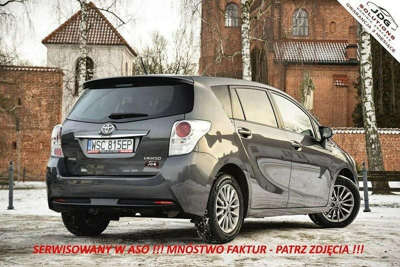 Używany Toyota Verso 147 KM (108 kW) 2016 Szary Minivan