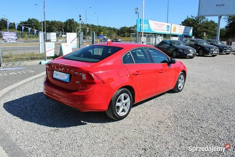 Używany Volvo S60 2017 Czerwony Sedan/Limuzyna