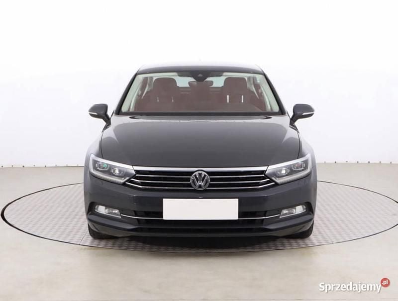 Używany VW Passat 2015 Czarny Sedan/Limuzyna