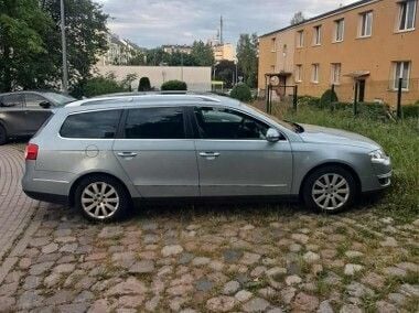 Niebieski Używany 2009 VW Passat Kombi | 17 500 zł (Uczciwa cena) - Obraz 1/4