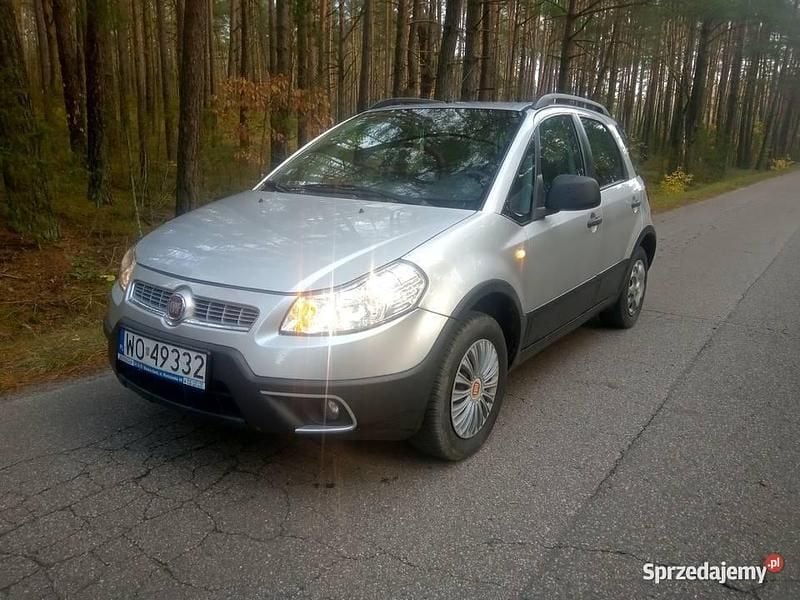 Używany 2011 Fiat Sedici SUV | 15 500 zł (Uczciwa cena) - Obraz 1/4