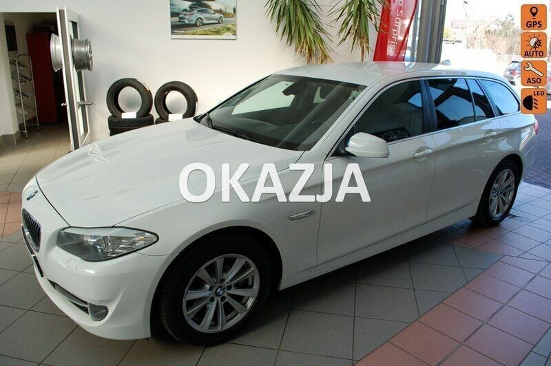 Biały Używany 2011 BMW 520 Sedan/Limuzyna | 37 777 zł (Dobra cena) - Obraz 1/4