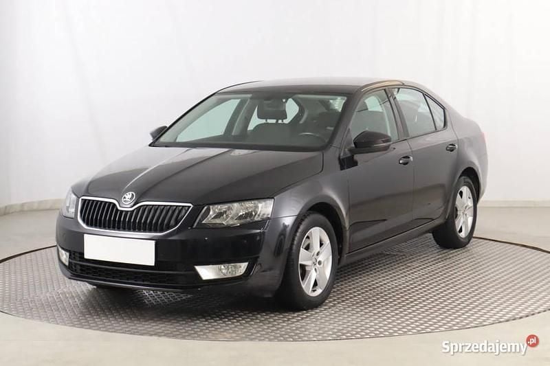 Używany Skoda Octavia 2016 Czarny Hatchback