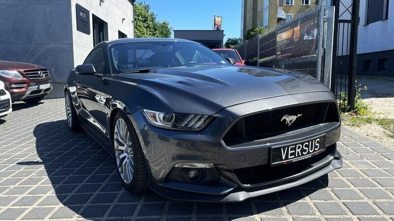 Używany Ford Mustang 421 KM (309 kW) 2016 Szary (metalik) Coupe