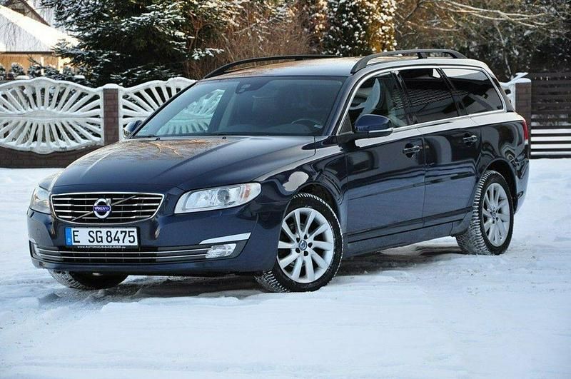 Używany Volvo V70 181 KM (133 kW) 2015 Niebieski (metalik) Kombi