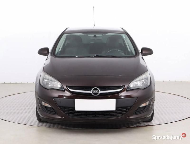 Brązowy Używany 2013 Opel Astra Hatchback | 28 499 zł (Uczciwa cena) - Obraz 1/4