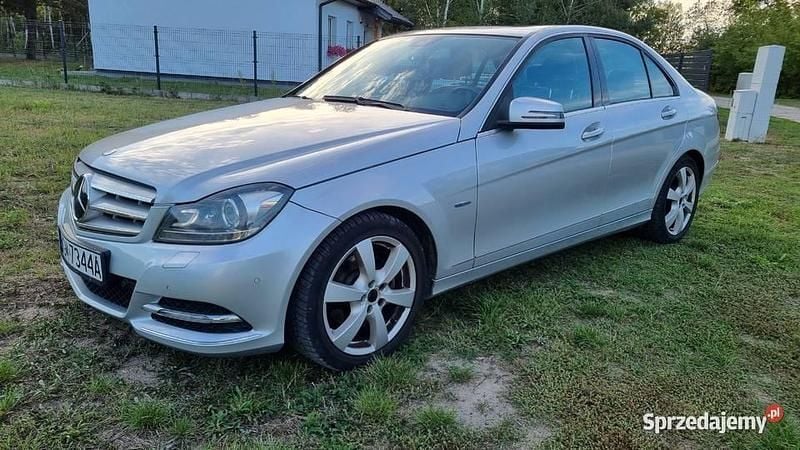 Używany Mercedes C200 2011 Srebrny Sedan/Limuzyna