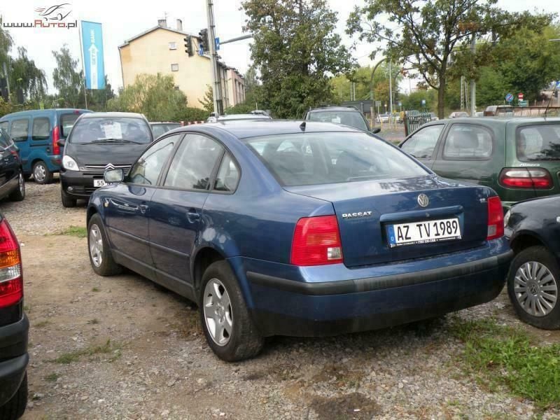 Używany VW Passat 125 KM (91 kW) 2000 Niebieski ciemny (metalik) Sedan/Limuzyna