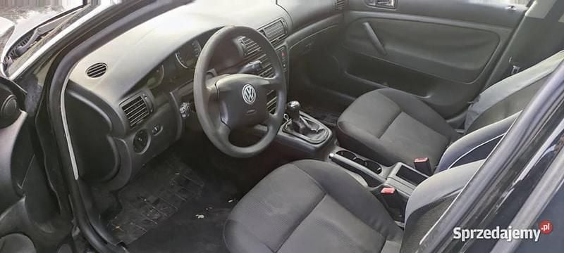 Używany VW Passat 2003 Czarny Kombi