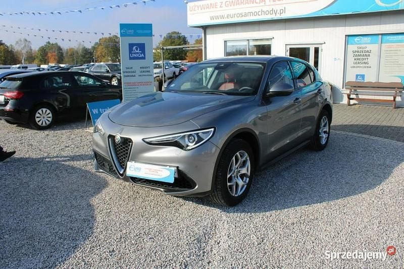 Szary Używany 2017 Alfa Romeo Stelvio SUV | 90 899 zł (Dobra cena) - Obraz 1/4