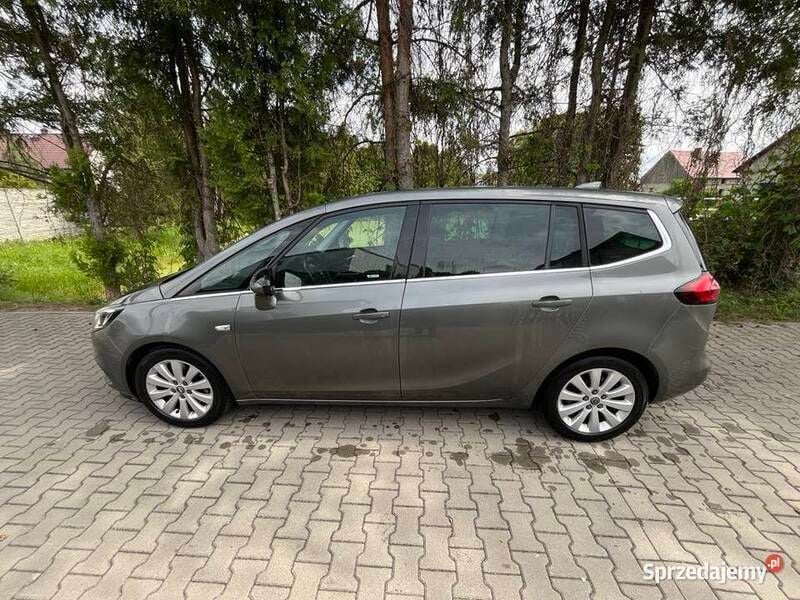 Szary Używany 2016 Opel Zafira Minivan | 41 000 zł (Dość drogi) - Obraz 1/4